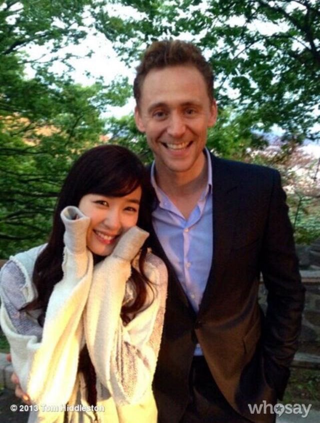801luckyforeve1's tweet photo. ตำนานวายร้ายมาเวลกับสาวเกาหลีตายิ้ม
เมนทิฟฟานี่เขารู้กันมา100ปีแล้วว่าเคมีที่อาจารย์อุ๊ตามหาอยู่ตรงนี้ 👐😌👐 https://t.co/nMsoThdroy