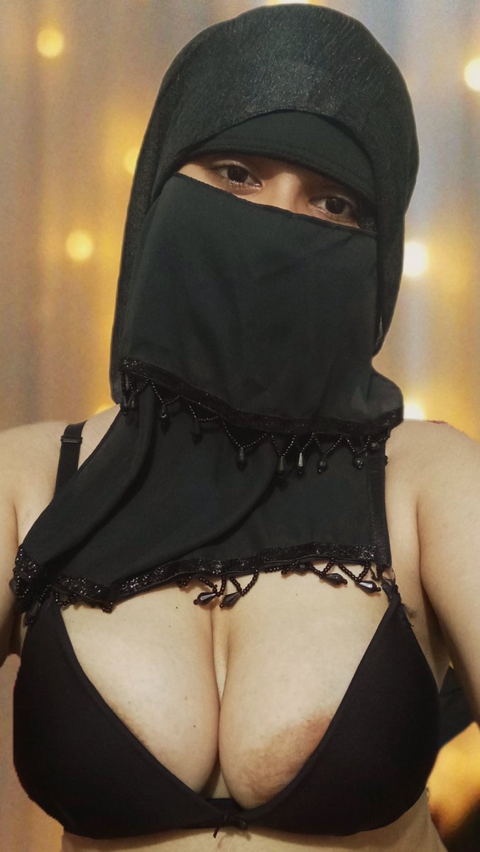 Goddesskhadiza's tweet photo. Blasphemy Friday mood 😋✨🍑💦 https://t.co/V4HDhiYNvQ