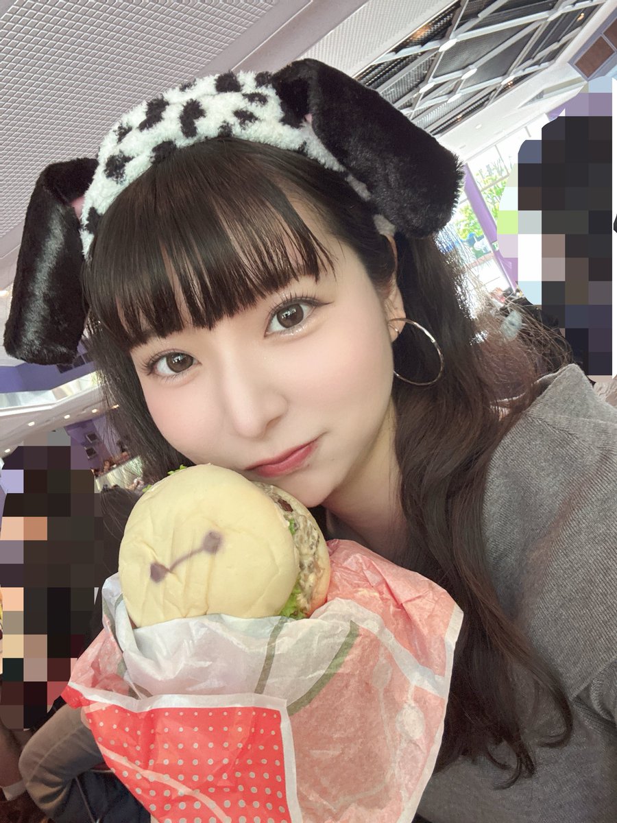 pachi_kena's tweet photo. ディズニーに行けたよっ😭😭
犬になって、ベイマックス食べたよ( ꕹ )ｳﾏ
10月もよろしくね💓今回の来店全部日曜日だね💓

・10/4 長野県  #アプロ篠ノ井店 様
・10/11 山形県  #ベガスベガス酒田泉店 様
・10/18 長野県  #ベガビック安曇野店 様
・10/25 長野県  #ニューシンセイ 様

 #PR https://t.co/OEiy6qt8wl
