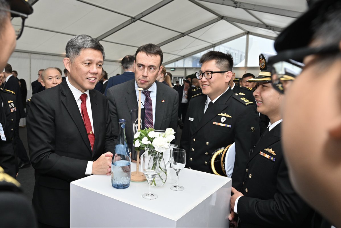 DefenceMinSG's tweet photo. A proud moment for the Republic of Singapore Navy as we launch OPV Sentinel, our first Offshore Patrol Vessel, in Berne, Germany.
 
Fair winds and following seas, OPV Sentinel. ⚓️🇸🇬 https://t.co/R8RMuGZVjo