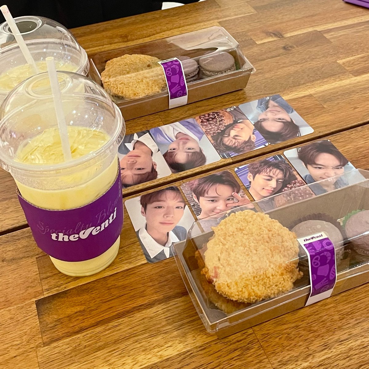 actjjihoon's tweet photo. traded some theventi pcs with ate @Beyond8991 !!! 4/5 yayyy~>< https://t.co/Na2JmGfQmf