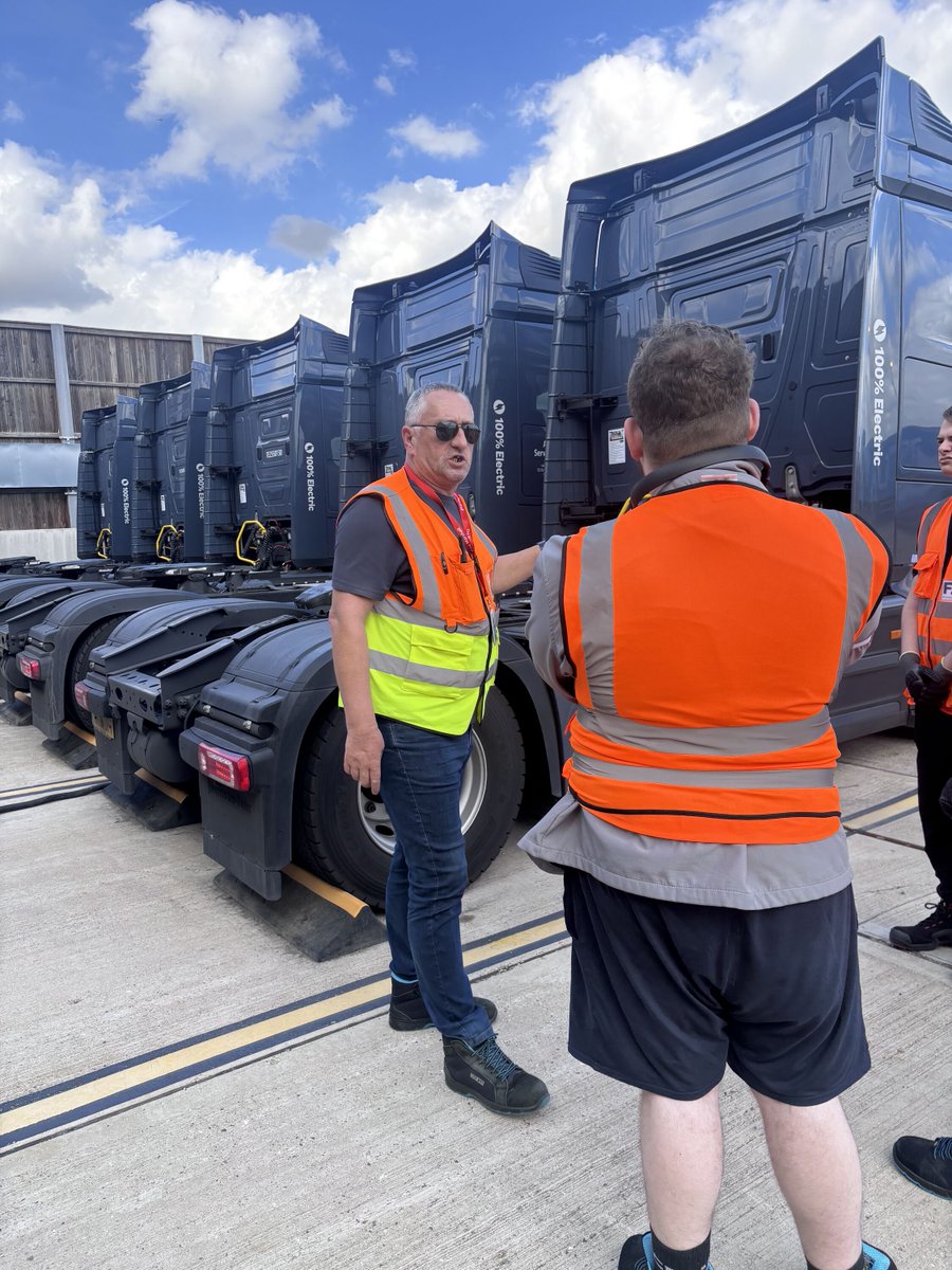 Forward2Employ's tweet photo. Our Supported Interns toured Amazon LCY8's yard, learning how products enters the warehouse, seeing electric lorries and chatting with yard marshals over the radio.

A visual fire evacuation demo helped make safety guidance accessible.

Thanks for the warm welcome! @AmazonUK https://t.co/CmtyU15NbF