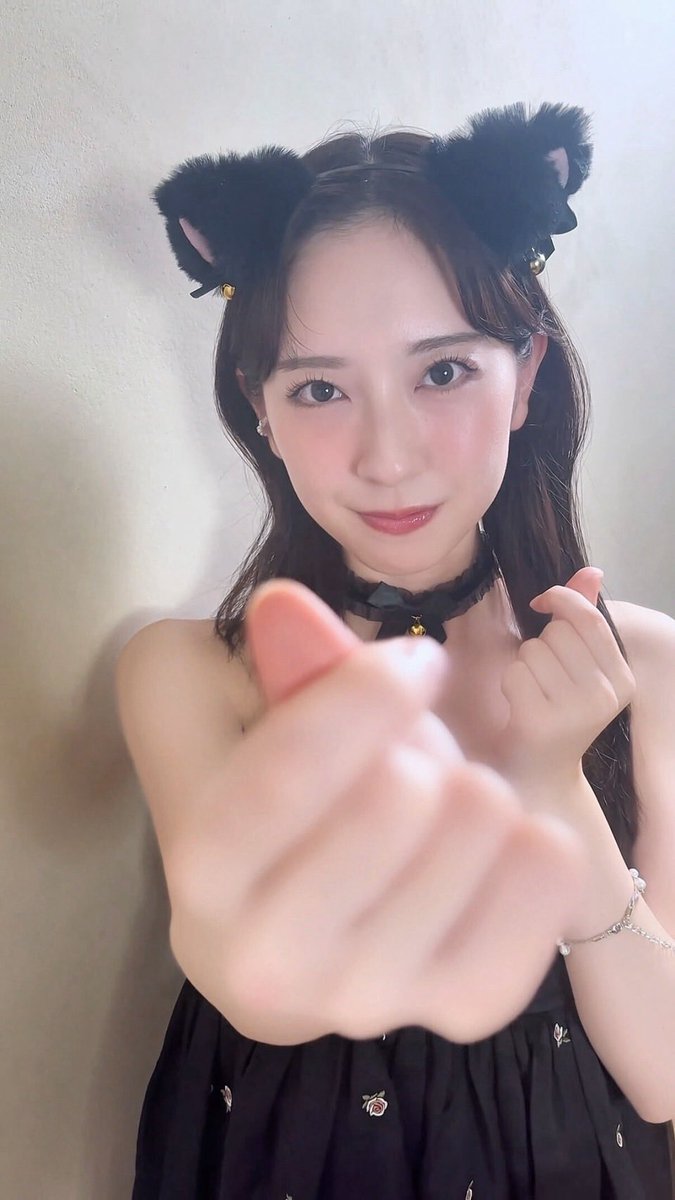 miku_2ndbook's tweet photo. 🎬公式TikTok更新🎬

今日は10/2❣️
にゃんの日（？）ということで😼

▽

https://t.co/zqww3EBV3O

#金村美玖2nd写真集 https://t.co/GegMRb2vlf