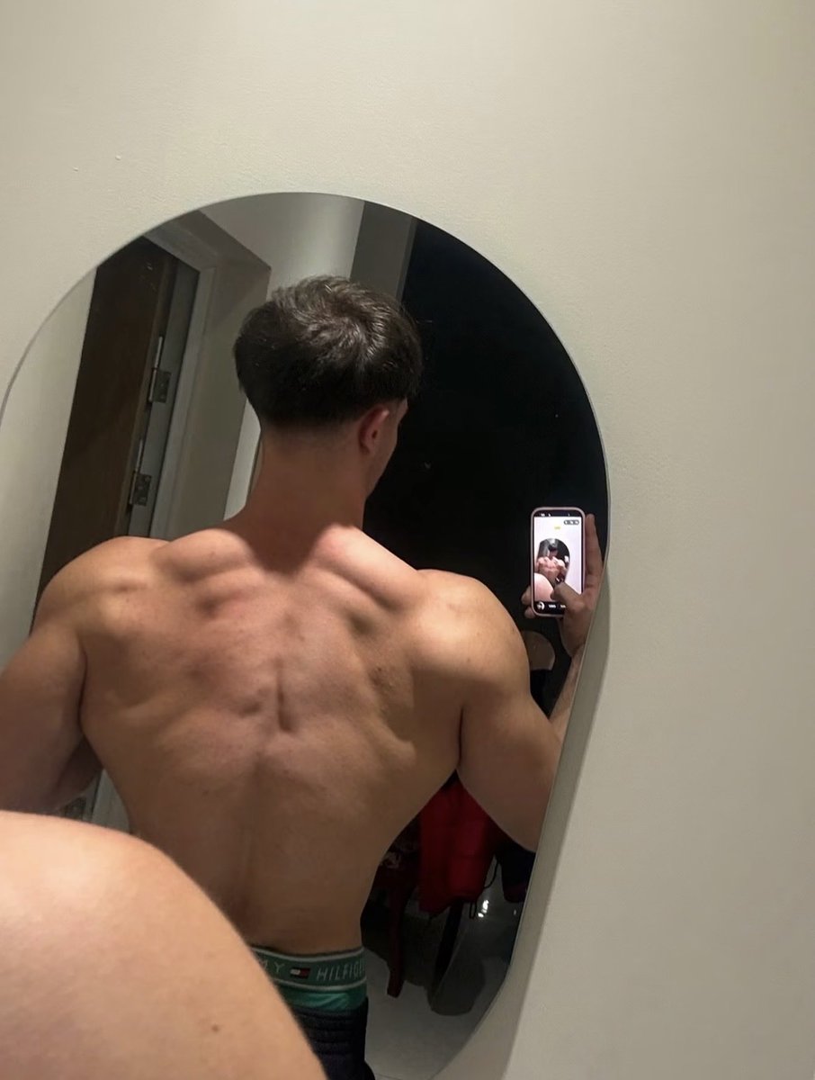 findommasteral's tweet photo. You’re exactly where you belong. 
Alone. Desperate. Dripping.
Keep gooning, boy.
It makes stealing from you effortless.😈

#findom #finsub #cashsub #cashfag #cashpig #paypig #alpha #unethicalfindom #unethical #pits #biceps https://t.co/I6NIFZ0Fvg