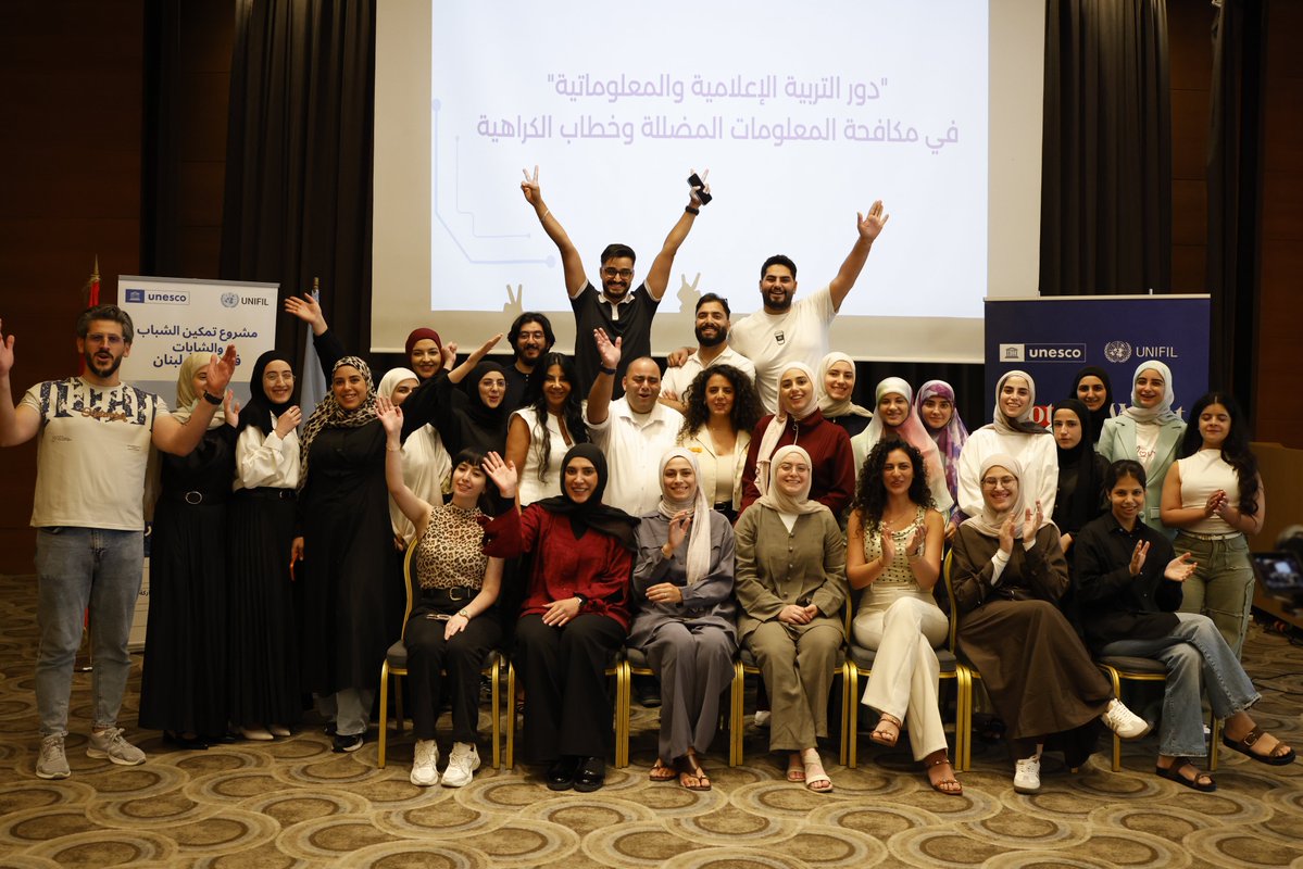 UN_Lebanon's tweet photo. They came to learn how to verify info, challenge #HateSpeech &amp;use their voices responsibly, even as war forced some to leave home for safety.

Thru a joint🇺🇳 @UNESCOBEIRUT @UNIFIL_ project, 300+ young people from South🇱🇧are turning knowledge into action

🔗https://t.co/zB9Fwk9Xyc https://t.co/xqnAn5JNMQ