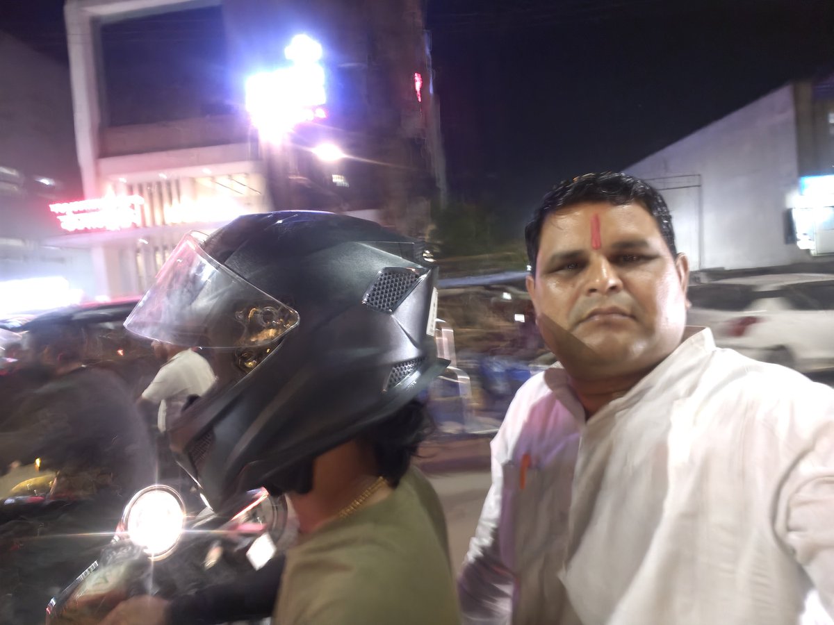vinod4spnm's tweet photo. 🚩 शाहजहाँपुर में संकल्प यात्रा का स्वागत 🚩
“जन्मभूमि से कर्मभूमि” संकल्प यात्रा के शाहजहाँपुर आगमन पर माननीय मंत्री श्री@SureshKKhanna जी, सांसद श्री @arunksagarbjp जी, विधायक श्री @ArvindSingh0136 जी, जिलाध्यक्ष श्रीमती @shilpiguptabjp जी ने स्वागत किया 
@idharampalsingh https://t.co/ZglhnxwTu8