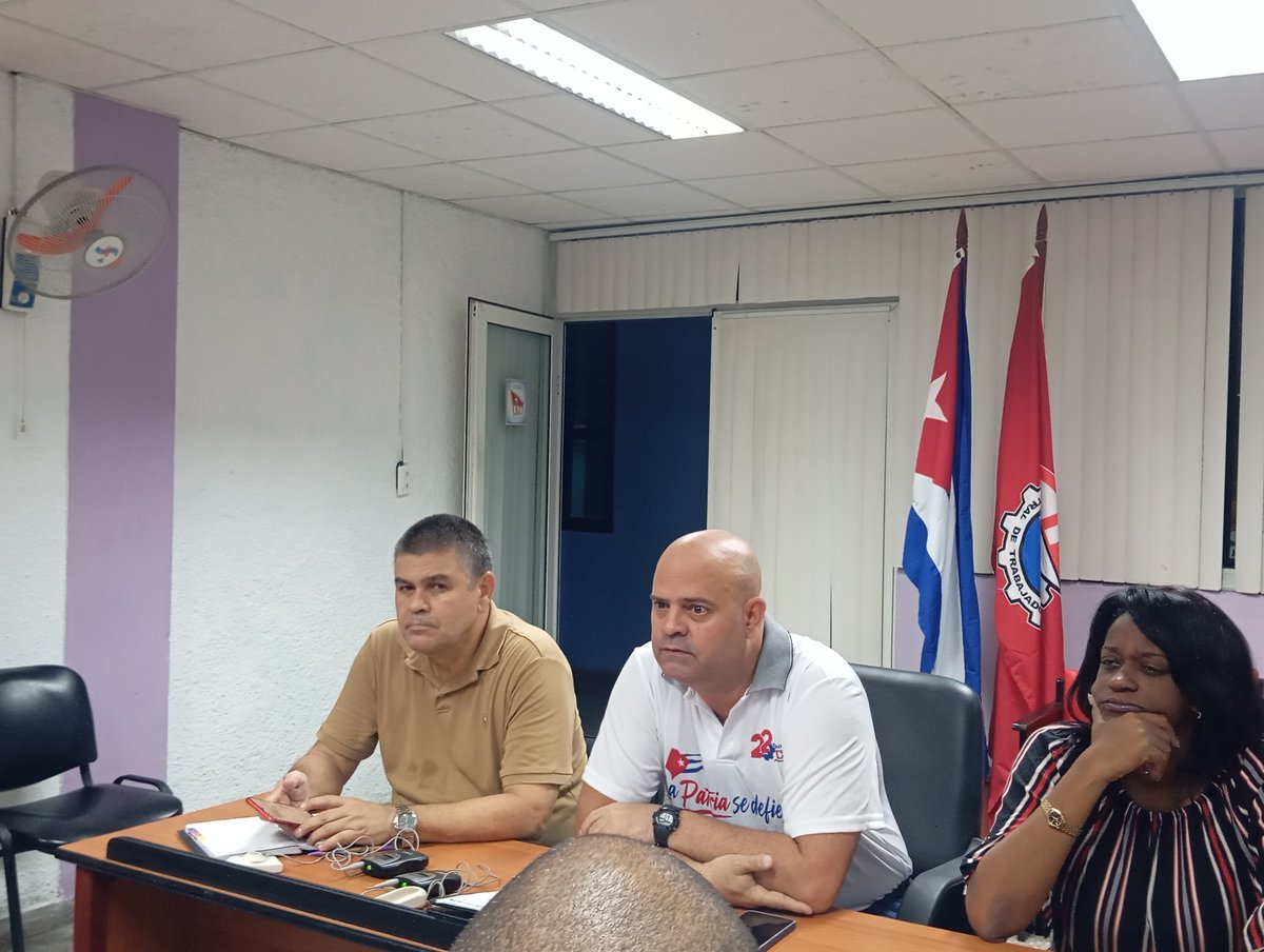 AmbarZamora1104's tweet photo. #CubaNoEstáSola así lo reflejan las organizaciones sindicales del mundo. Videoconferencia internacional con amigos de Asia y Oceanía que respaldan a #Cuba en vs del bloqueo. @Cuba_CTC @Colina_CTCuba @borisep646 @GonzalezBadia @SNTC_Cuba @Gertrudis6303 @DiazCanelB https://t.co/LoaQP0pfbB