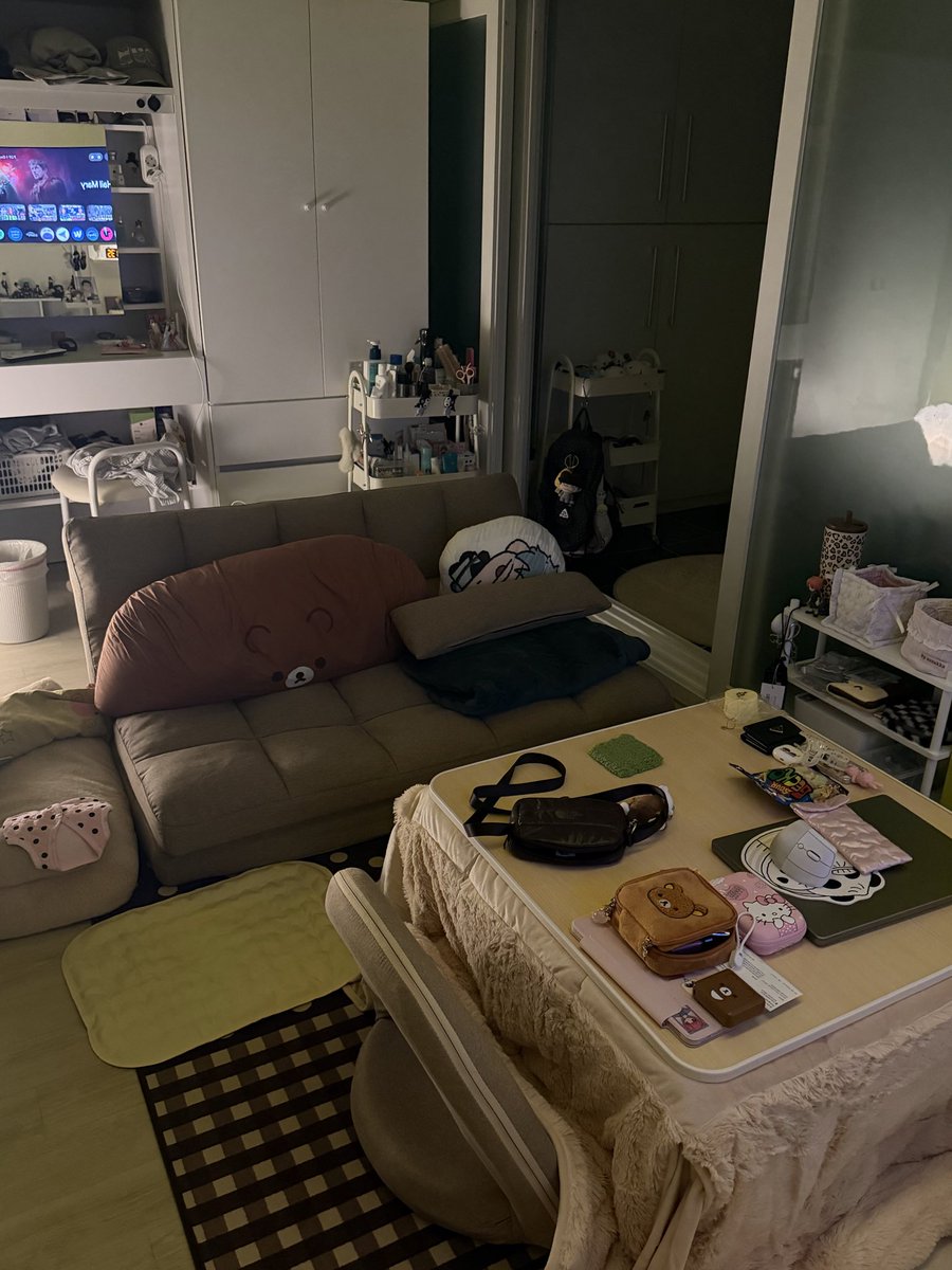 meetyoumizzu's tweet photo. 저 드디어 미루고 미루던 코타츠를 장만햇더요 https://t.co/nFhXkTwyLm