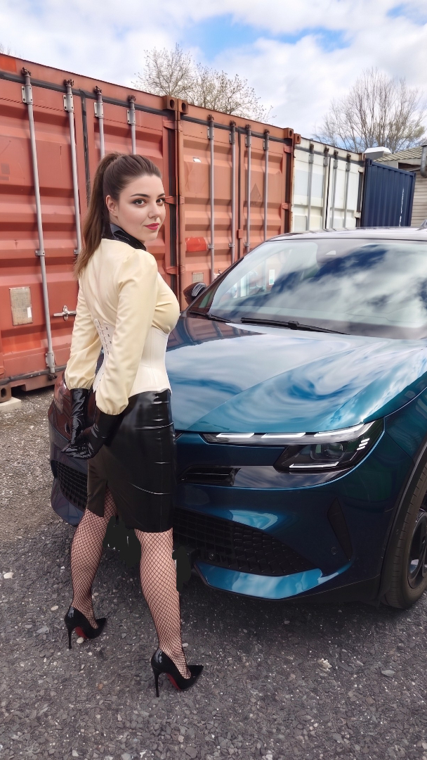 gabigamedev's tweet photo. Follow me to enjoy more content on my Patreon
https://t.co/RTegtmwVFc
#bdsm #adultcontent #adultgames #fetish #bdsmbondage #latex #leather #heels https://t.co/cwtHpVEY2W