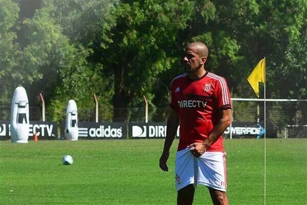Sebasbx4's tweet photo. Mira si será GRANDE ESTUDIANTES, que estan los de San Lorenzo, Racing, Central y a los infradotados de gimnasia contándonos las butacas!!!!!!!!!!! 

Nos dedican sus días enteros a hablar de nosotros, busan fotos y miran todos nuestros partidos!!!!!!!! 

Chupen pija arrastrados! https://t.co/UoZjyp38Ar