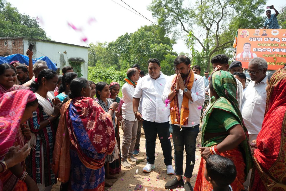 irasisacharya's tweet photo. 'ସେବା ସଂକଳ୍ପ ଅଭିଯାନ' ଅଂଶ ସ୍ଵରୂପ ଆଜି ମୋର ବିଧାନସଭା ଅନ୍ତର୍ଗତ ସୋହେଲା ବ୍ଲକର ରକ୍ତତୀର୍ଥ ଚିତାଖାଇ ରୁ ସଂଗ୍ରାମତୀର୍ଥ ପାଣିମୋରା ପର୍ଯ୍ୟନ୍ତ ଅନୁଷ୍ଠିତ ବିଶାଳ ସାଇକେଲ ରାଲିରେ ଅଂଶଗ୍ରହଣ କରିବାର ସୁଯୋଗ ମିଳିଲା ll ଏହି ଅବସରରେ ବହୁସଂଖ୍ୟକ ଯୁବସାଥୀ ଏହି କାର୍ଯ୍ୟକ୍ରମରେ ଯୋଗଦେଇ ଏହାକୁ ସଫଳ କରିଥିଲେ ll

ଏହି ଅବସରରେ କାର୍ଯ୍ୟକ୍ରମକୁ ସଫଳ କରିବା ସହ ବିଭିନ୍ନ ସ୍ଥାନରେ ମୋତେ ଭଲପାଇବାର ସହ ସ୍ଵାଗତ କରିଥିବା ସମସ୍ତ ସାଥି ଓ ଗୁରୁଜନମାନଙ୍କ ନିକଟରେ କୃତଜ୍ଞତା ଜ୍ଞାପନ କରୁଛି ll

#chitakhai 
#panimora 
#SohelaBlock 
#BhatliConstituency 
#SevaSankalpa #Abhijan 
@CMO_Odisha