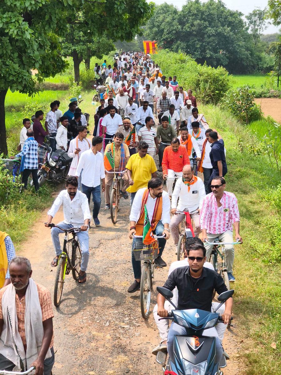 irasisacharya's tweet photo. 'ସେବା ସଂକଳ୍ପ ଅଭିଯାନ' ଅଂଶ ସ୍ଵରୂପ ଆଜି ମୋର ବିଧାନସଭା ଅନ୍ତର୍ଗତ ସୋହେଲା ବ୍ଲକର ରକ୍ତତୀର୍ଥ ଚିତାଖାଇ ରୁ ସଂଗ୍ରାମତୀର୍ଥ ପାଣିମୋରା ପର୍ଯ୍ୟନ୍ତ ଅନୁଷ୍ଠିତ ବିଶାଳ ସାଇକେଲ ରାଲିରେ ଅଂଶଗ୍ରହଣ କରିବାର ସୁଯୋଗ ମିଳିଲା ll ଏହି ଅବସରରେ ବହୁସଂଖ୍ୟକ ଯୁବସାଥୀ ଏହି କାର୍ଯ୍ୟକ୍ରମରେ ଯୋଗଦେଇ ଏହାକୁ ସଫଳ କରିଥିଲେ ll

ଏହି ଅବସରରେ କାର୍ଯ୍ୟକ୍ରମକୁ ସଫଳ କରିବା ସହ ବିଭିନ୍ନ ସ୍ଥାନରେ ମୋତେ ଭଲପାଇବାର ସହ ସ୍ଵାଗତ କରିଥିବା ସମସ୍ତ ସାଥି ଓ ଗୁରୁଜନମାନଙ୍କ ନିକଟରେ କୃତଜ୍ଞତା ଜ୍ଞାପନ କରୁଛି ll

#chitakhai 
#panimora 
#SohelaBlock 
#BhatliConstituency 
#SevaSankalpa #Abhijan 
@CMO_Odisha