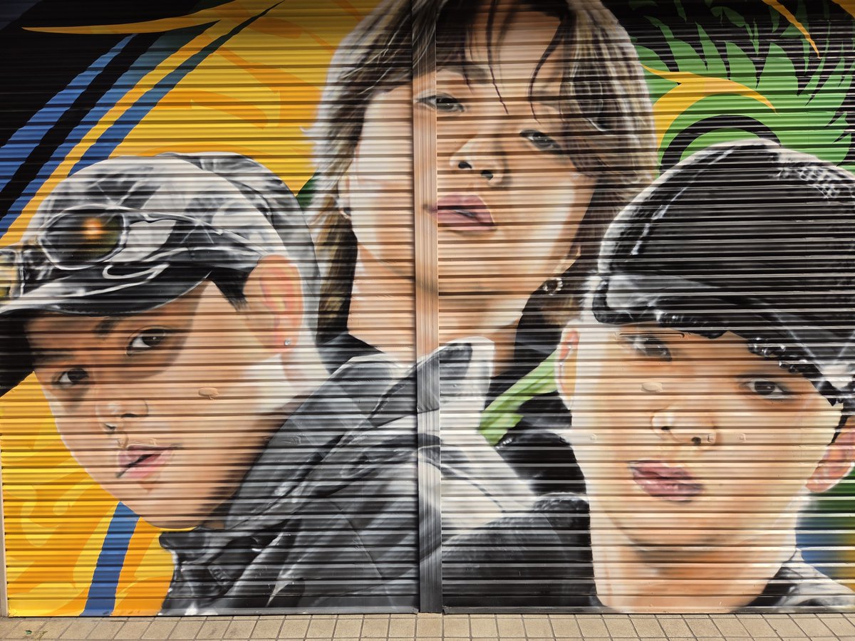 usinosuke51's tweet photo. 円頓時本町商店街のBMSGシャッターアートみてきました。
スマホかざすと見れるのは画面録画うまくできず…。

#BMSGOPENTHESUTTER 
#円頓寺本町商店街 https://t.co/l0SdPvOLZx