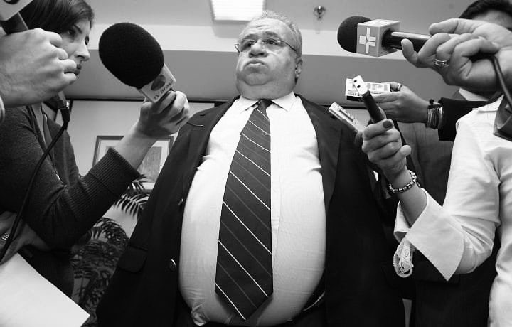 stalmust's tweet photo. O Brasil é governado por pessoas assim https://t.co/ZhV3b2zrIY