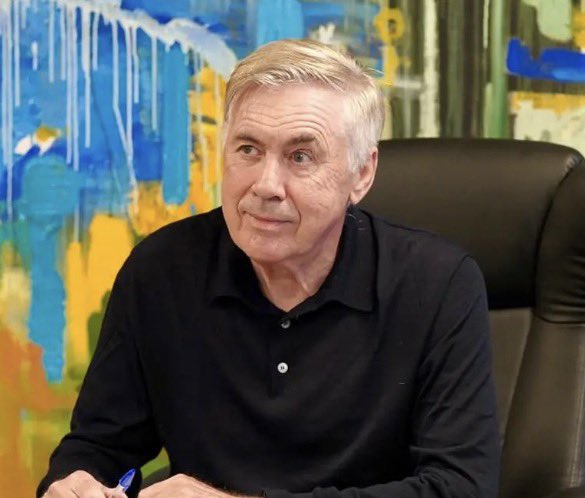 diegonoticia's tweet photo. 🇧🇷💰 Carlo Ancelotti, técnico de Brasil, es el seleccionador mejor pagado del mundo, según el diario alemán Bild, con un salario de 10 millones de euros al año.

Este es el top 10 de los seleccionadores con mayores salarios:

1️⃣ Carlo Ancelotti 🇧🇷 — €10 millones
2️⃣ Jürgen Klopp 🇩🇪 — €7 millones
3️⃣ Mauricio Pochettino 🇺🇸 — €6,8 millones
4️⃣ Thomas Tuchel 🏴 — €6 millones
5️⃣ Luis de la Fuente 🇪🇸 — €5 millones
6️⃣ Jorge Jesús 🇵🇹 — €4 millones
7️⃣ Zinedine Zidane 🇫🇷 — €3,6 millones
8️⃣ Xavi Hernández 🇳🇱 — €3 millones
9️⃣ Lionel Scaloni 🇦🇷 — €2,3 millones
🔟 Ralf Rangnick 🇦🇹 — €2 millones

📷 CBF