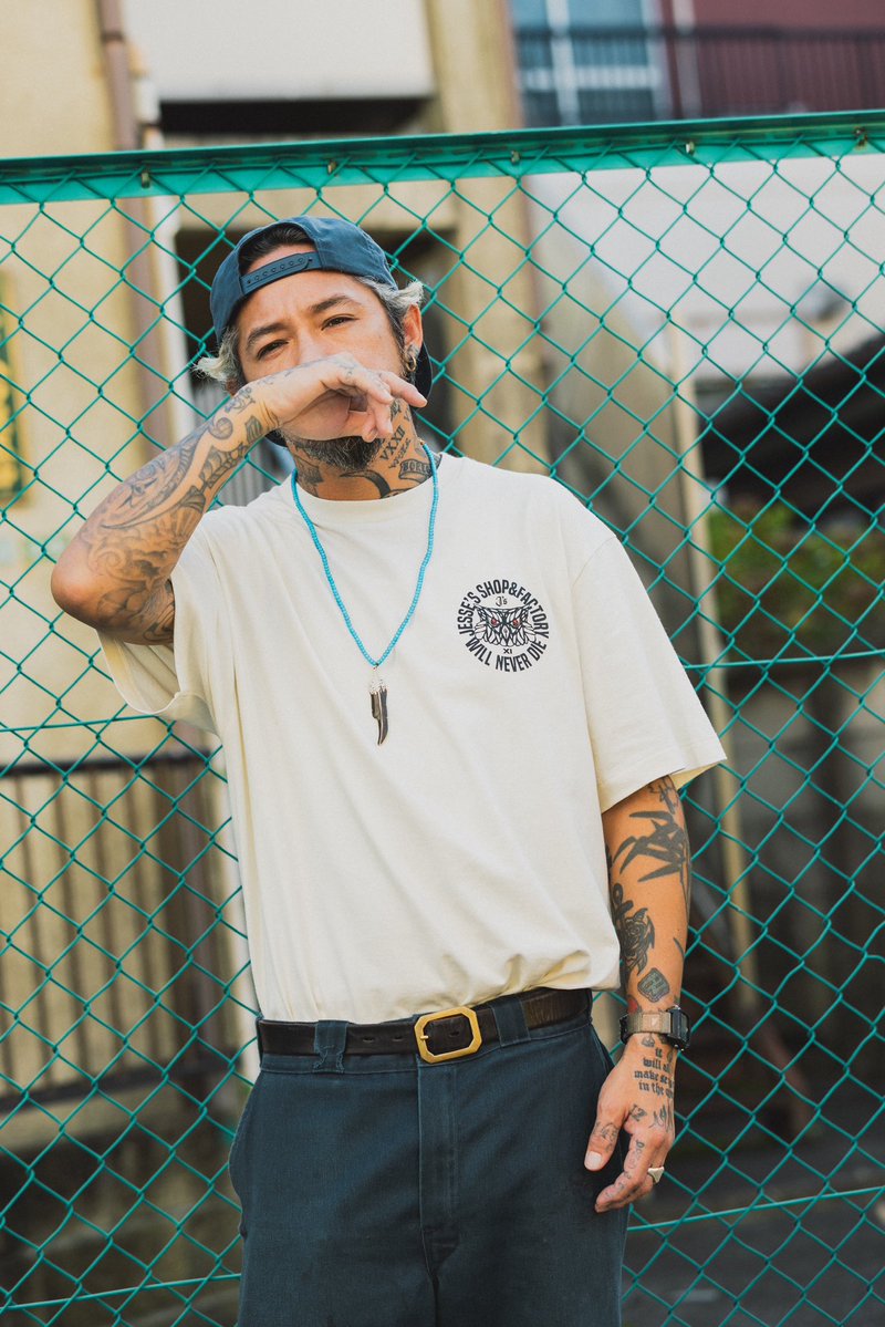 jessesshop1054's tweet photo. ⚡️TOMORROW⚡️
JSF x YTR★ COLLBO MERCH
■Pre Order
受注期間 : 10/3(土) 12:00 ~ 10/18(日) 23:59
※11月下旬発送予定
https://t.co/cj8lppS6mL
PRODUCT.
2026年11周年を迎えるJESSE’S SHOP & FACTORY
111th ANNIVERSARY スペシャルコラボ "JSF×YOU THE ROCK★"
先日開催された11TH ANNIV POP UPにて先行販売されたアイテムがONLINE STOREに登場🦉
YOU THE ROCK★氏が今回の為に新たに書き下ろしたデザインの他、YOU THE ROCK★氏を象徴するデザインまでが揃った豪華コラボマーチ!
是非この機会をお見逃しなく‼︎
@youtherock1971(Instagram)
@Jesse_McFaddin
Photo by @kou___120(Instagram)