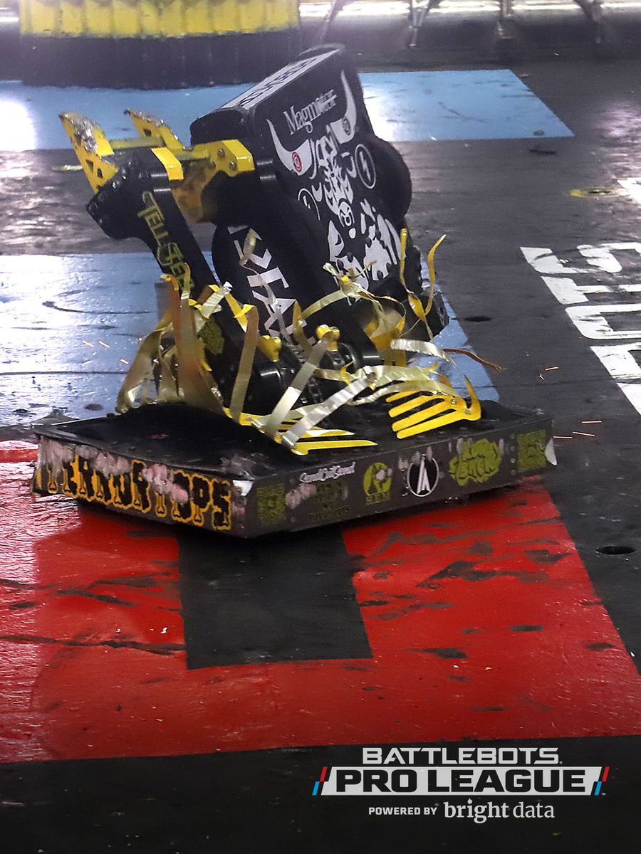 BattleBots's tweet photo. ⚠️ Spoiler Zone ⚠️
What a start to the Quarter Finals! Tell us:
Which winning robot looked most impressive, and which bots do you think were the most innovative?

Watch FREE worldwide on YouTube.
▶️ https://t.co/P4HliffGsi 

The BattleBots Pro League Powered by Bright Data.
📸 Original photos by Daniel Longmire