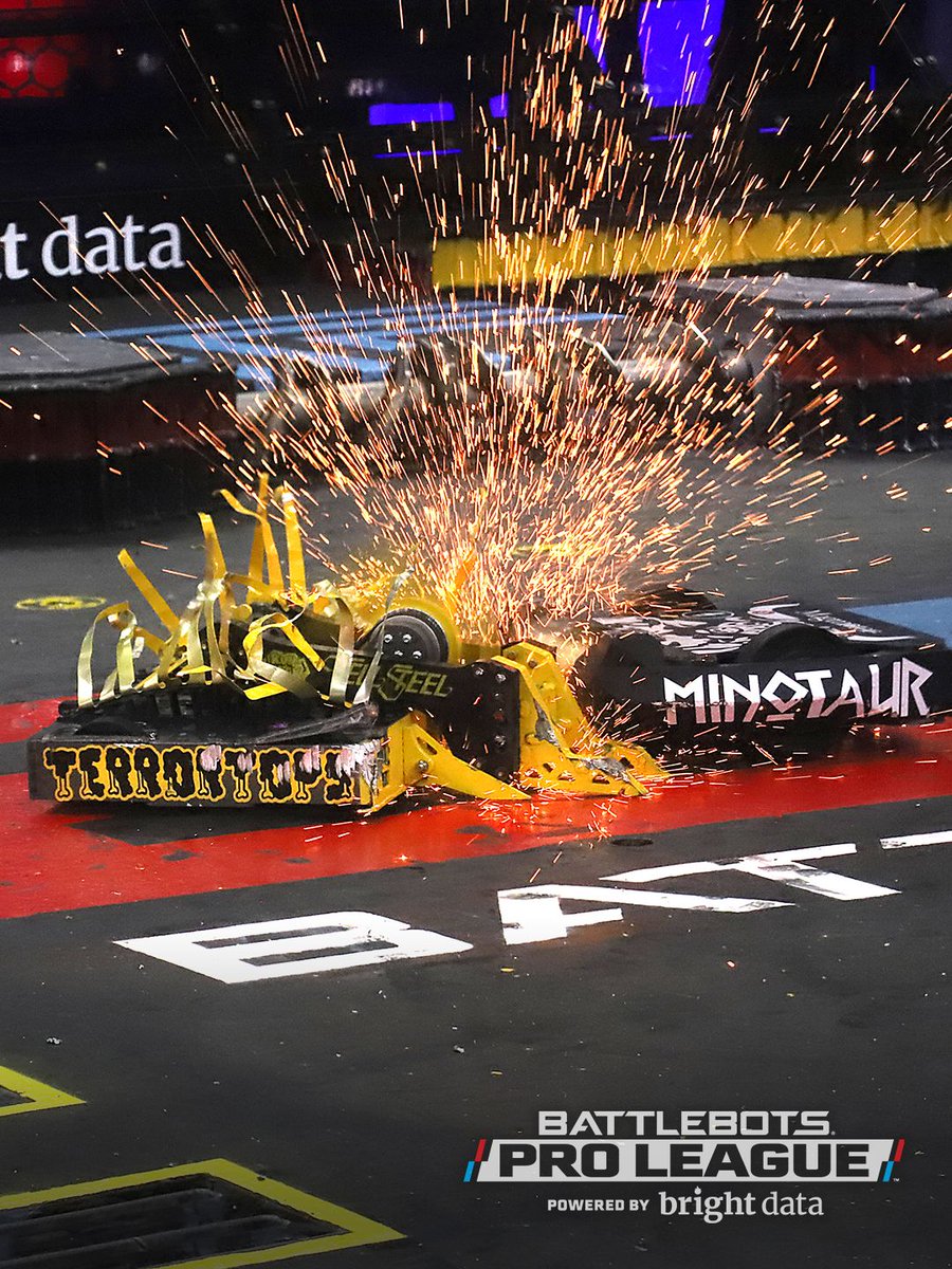 BattleBots's tweet photo. ⚠️ Spoiler Zone ⚠️
What a start to the Quarter Finals! Tell us:
Which winning robot looked most impressive, and which bots do you think were the most innovative?

Watch FREE worldwide on YouTube.
▶️ https://t.co/P4HliffGsi 

The BattleBots Pro League Powered by Bright Data.
📸 Original photos by Daniel Longmire