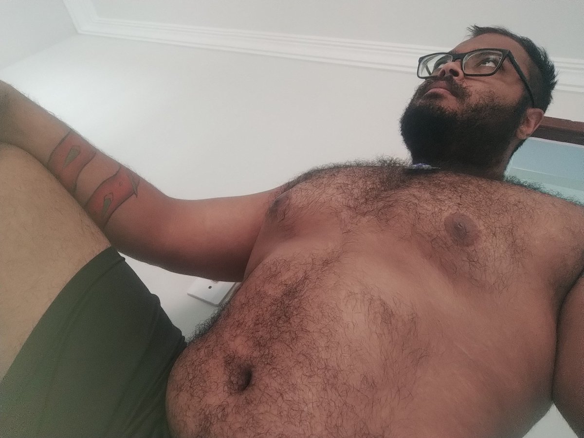 Radia_lux's tweet photo. Essa é a visão?

#gay #gaybear #BearPride #biscoito #tatuagem #Tattoo #tattoo #carioca https://t.co/D8m1c6f5Av