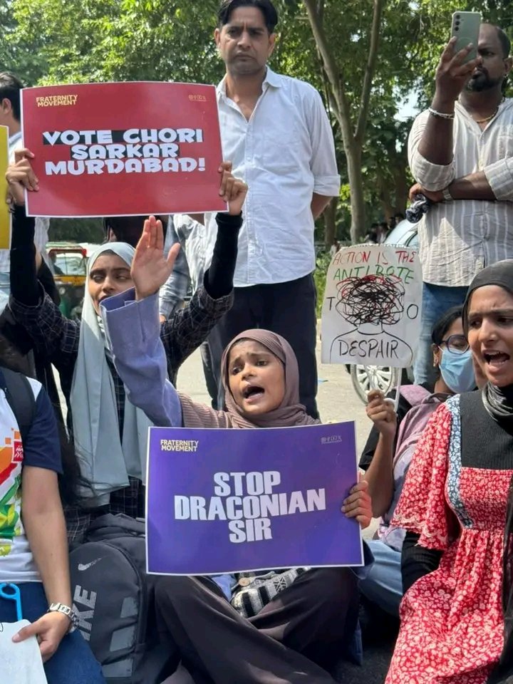 Fraternity_movt's tweet photo. Fraternity Movement will not stop occupying street until CEC Gyanesh Kumar is arrested!

Rise in rage against police brutality 

Stop SIR 
Reinstate wrongfully deleted voters

#StopSIR
#AarestGyaneshKumar 
#FraternityMovement https://t.co/IxRRHaJ5nu