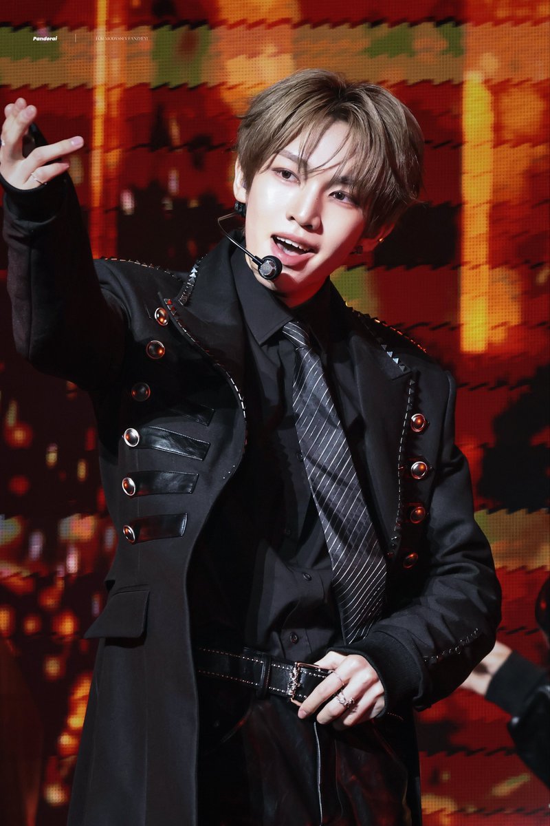 Pandorai_0122's tweet photo. 261002 OSAKA FANCON

#모디세이 #MODYSSEY
#판저이 #FANZHEYI #范哲逸 https://t.co/B6qDvJB0Es