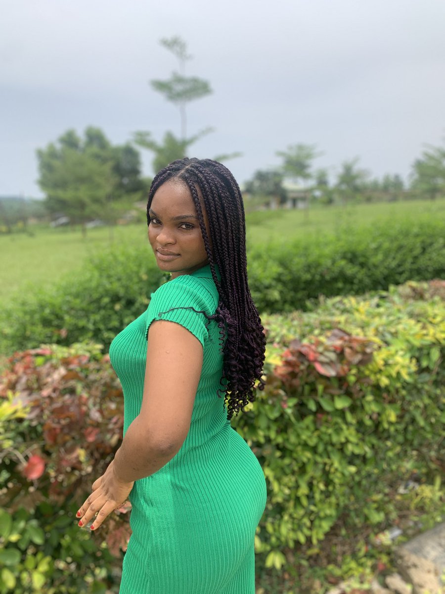 Brattyenori13's tweet photo. I’m allergic to men that cannot provide for my material needs or send me money for skincare every week🥹🥰 https://t.co/LD7CCGtAkJ