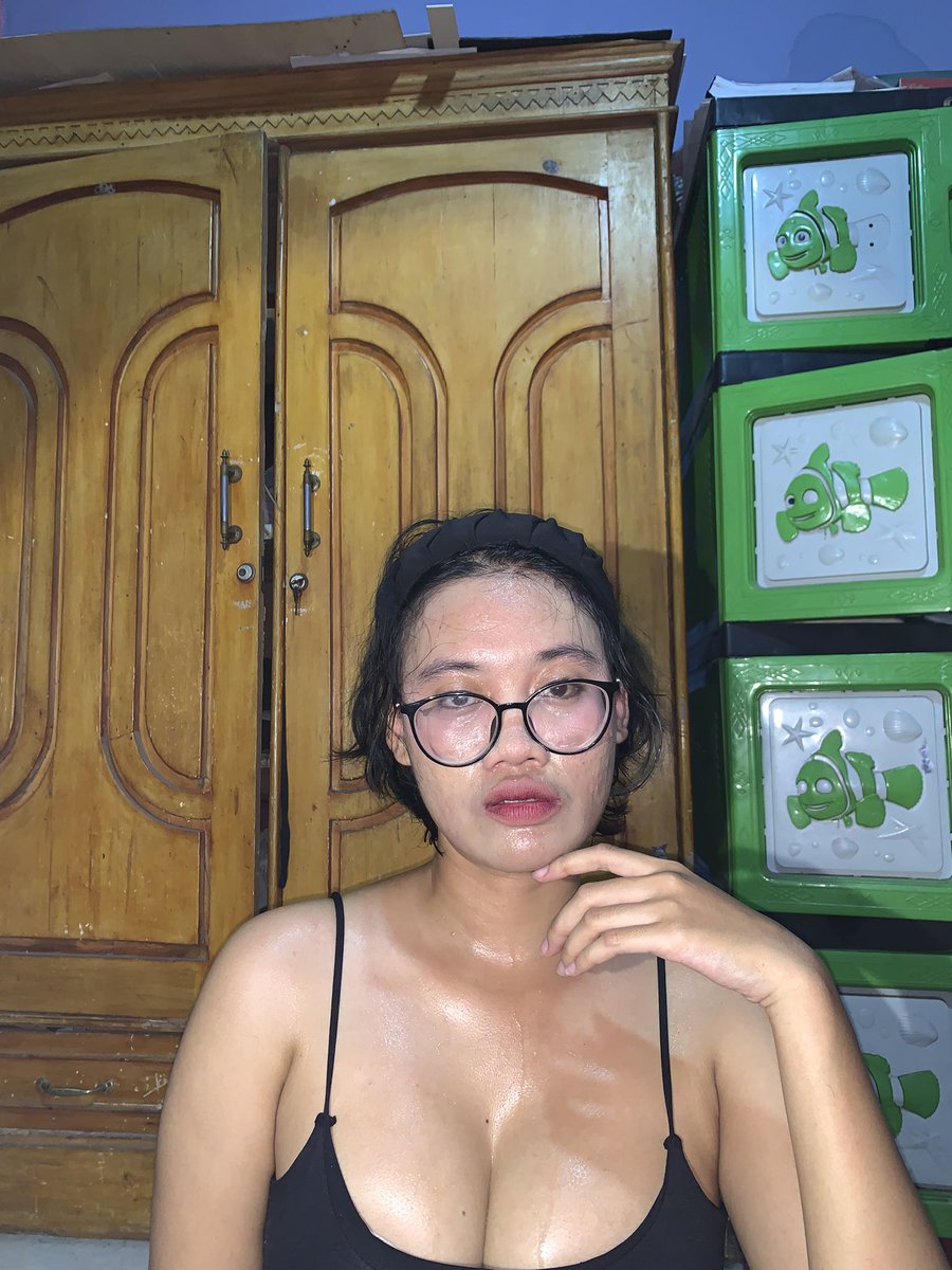 Sikotoran_semut's tweet photo. Basah banget yaa https://t.co/4S1UQNRJsU