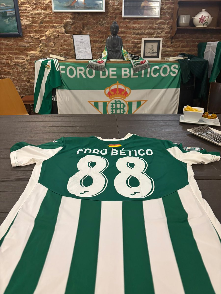 ForoBeticosMad's tweet photo. Un encuentro especial del Foro de Béticos en Madrid, compartiendo amistad y beticismo! 💚 https://t.co/NxJNEDkQg0