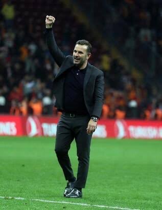 FurkanUnalGs's tweet photo. Gündemi görünce sana olan saygım ve güvenim daha da arttı hocam bu kadar kahpeliğin döndüğü ligde 4 sene üst üste şampiyon olmak büyük hocaların harcıdır iyi ki sen hocam 💛❤️ https://t.co/ZEVqMpTKWK