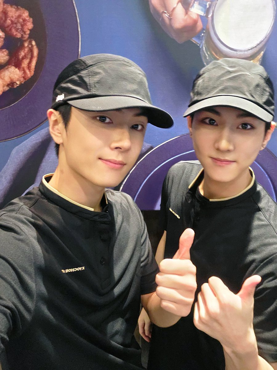 girlwonae's tweet photo. I MISS YOUUUUUUU BOTHH https://t.co/FlsbmlFaEO