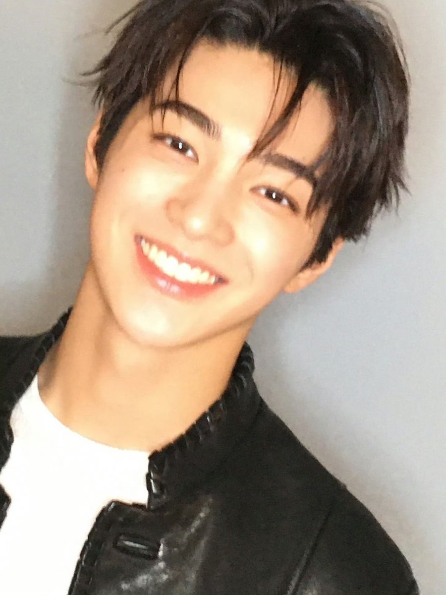 Your_5youyi's tweet photo. Keonho doesn’t just step on stage — he claims it. The 5TH GEN IT BOY, redefining charisma in every frame.

#KEONHO #건호 #ゴンホ #ACEKEONMAKNAE https://t.co/ofpoq9Z6fD