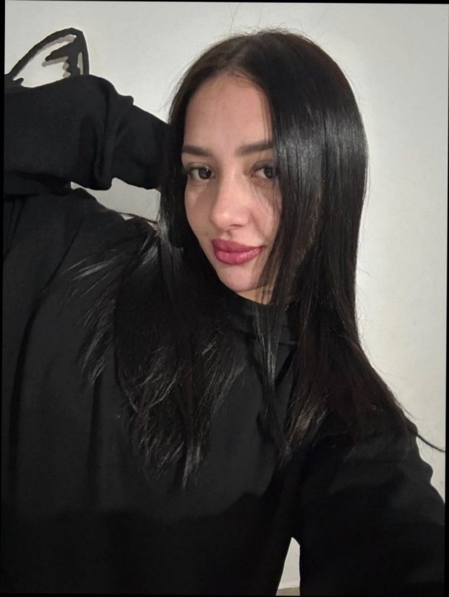 EmilyClarkc0's tweet photo. would you call me your crush? https://t.co/nE4zGZk9iW