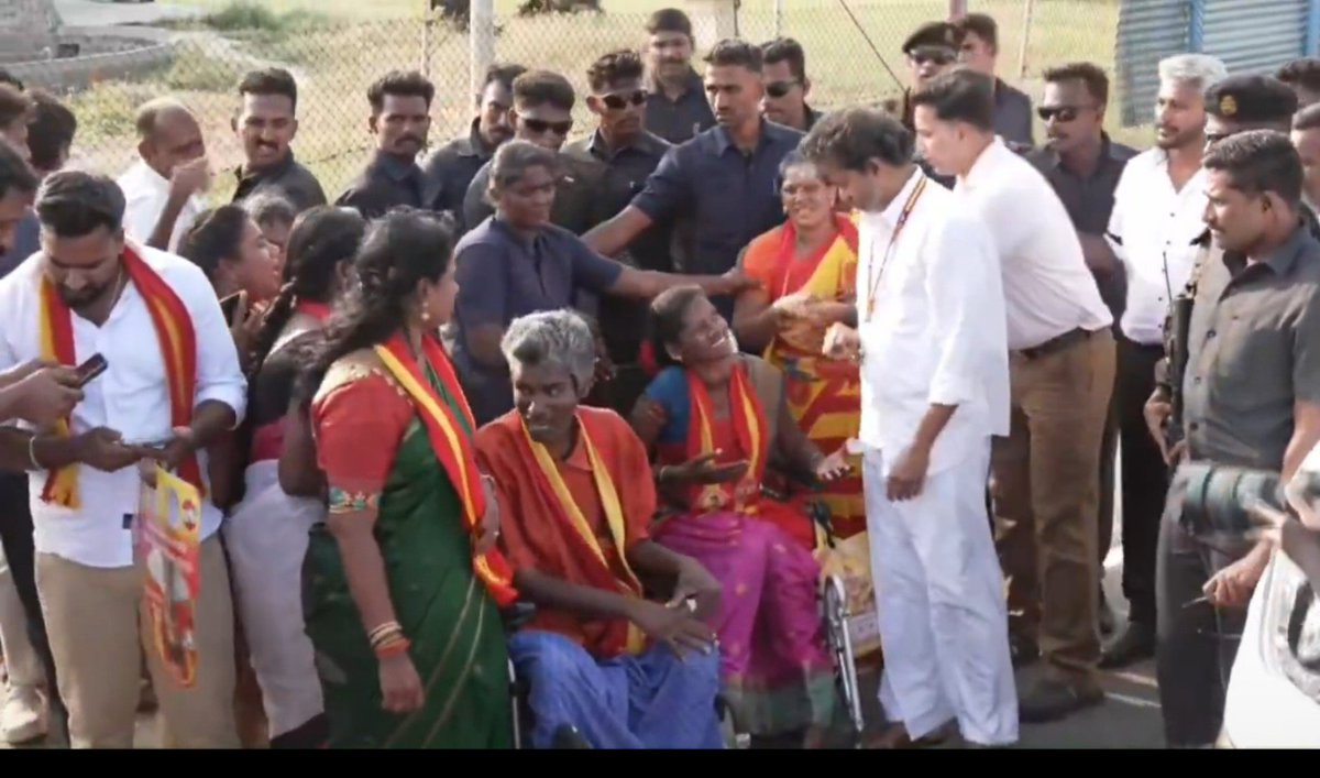 NSSumithira's tweet photo. அண்ணன் 2026 Election டைம்ல
DMK இப்போ permission கொடுக்க மாட்றாங்க...

நான் வெற்றி பெற்றதும் ஒவ்வொரு கிராமம்... கிராமமா வருவேன்னு சொன்னாரு... இப்போ அதை செஞ்சிட்டு இருக்காரு ❤️ https://t.co/EJQy5xPAka