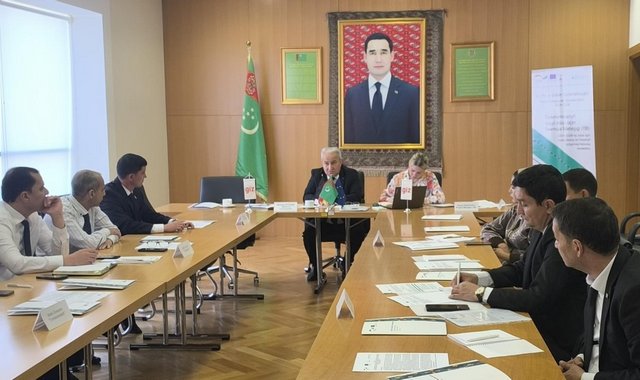 Kaska261694's tweet photo. 🇹🇲 Turkmenistan and methane: when will the real modernisation of the oil and gas infrastructure begin?

On 1 October, representatives of Turkmenistan, the EU and GIZ discussed international standards for reducing methane emissions in Ashgabat. However, previous satellite monitoring detected methane emissions of up to 10 tonnes per hour at some of the country’s oil and gas facilities, while an analysis by Kayrros indicated that emissions increased by approximately 19% in 2024.

Methane is a powerful greenhouse gas that accelerates global warming and contributes to the formation of ground-level ozone, which is harmful to human health.

Key questions remain unanswered: When will the ageing oil and gas infrastructure be modernised? Where are the publicly available data on the condition of equipment, methane leaks and air quality? Why are citizens not provided with regular environmental information?

Methane reductions should be measured not by the number of international meetings held, but by the number of leaks repaired, facilities modernised and the actual reduction in emissions.

📌 Full article:
https://t.co/gwKUWKeDWT