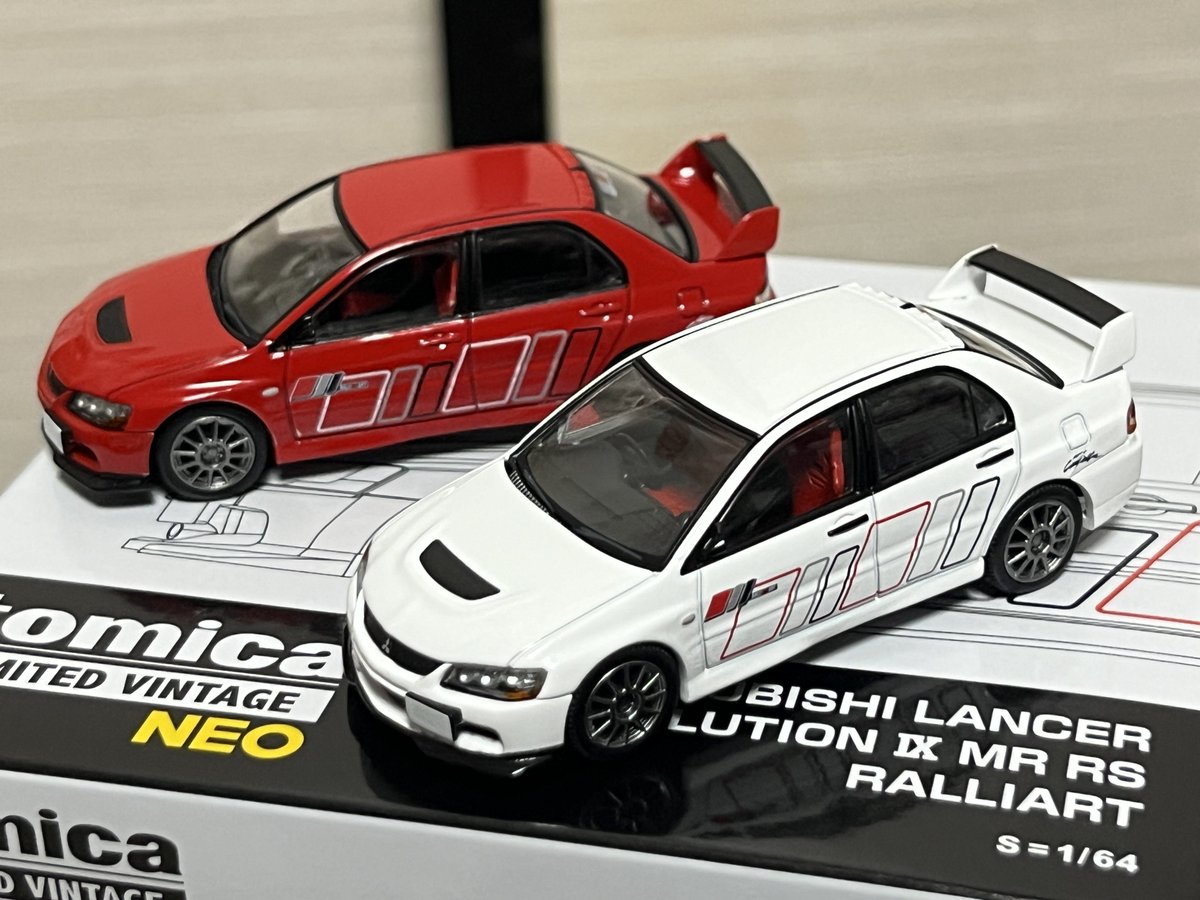 COROLLA_210's tweet photo. タカラトミーモール限定のトミカリミテッドヴィンテージ
ランエボⅨラリーアート
通常盤のレッドと同様ソリッドなホワイトで登場…
こっちはこっちでアリな仕様だね
限定品リアワイパーレスなのでカラバリで済ませないのがらしさあるわ https://t.co/CA4QNkyoHU