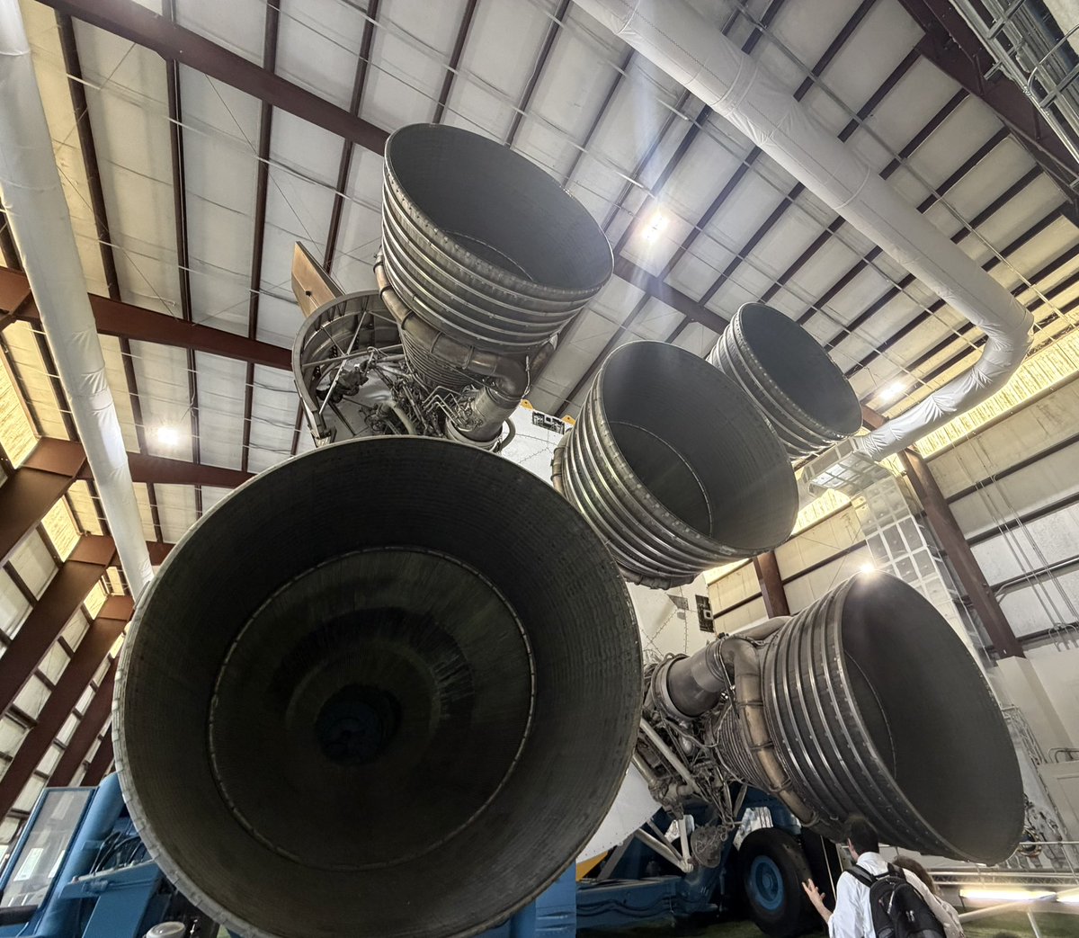 4ybsx's tweet photo. Saturn V Rocket https://t.co/EKqH2RD4Da