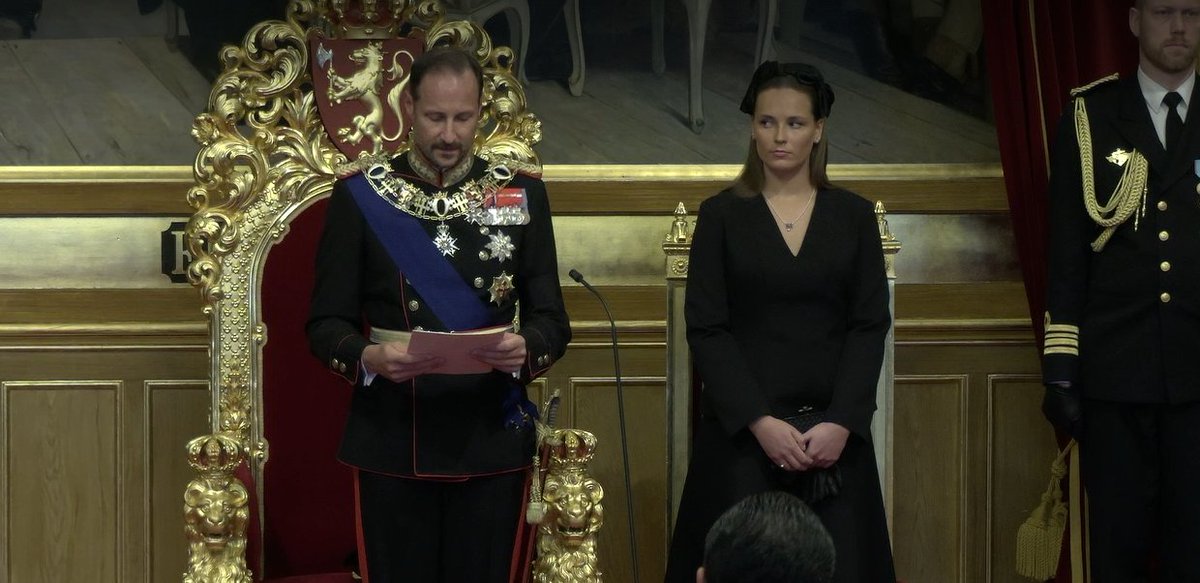 royalnews_org's tweet photo. King Haakon begins his speech.

Photo: Screenshot https://t.co/vzH3rcWORB