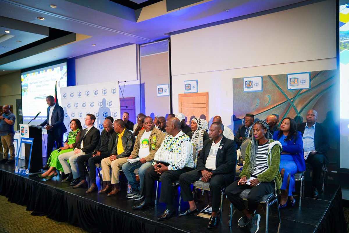 IECSouthAfrica's tweet photo. Mpumalanga #CodeofConduct Pledge Signing

“If there are no political candidates, there’s no election. If there is no community, there’s no election. So, we need each other.”
In her opening remarks, Mpumalanga PEO Gugu Langa highlighted the shared responsibility of citizens. https://t.co/qjhjgyQtXV