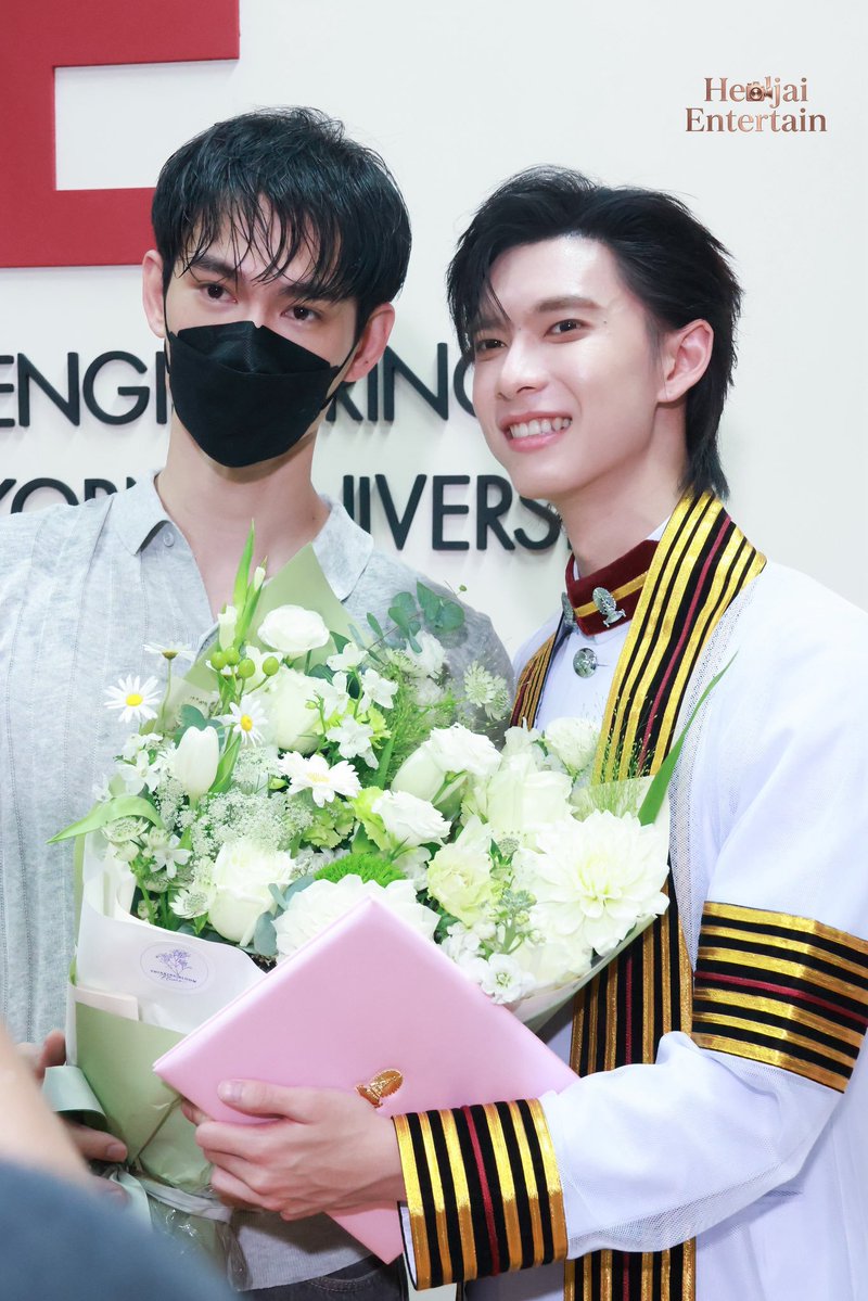 lisusuwi's tweet photo. His graduation          Celebrating his        
He is                              husband 
Single                           Graduation 

#PoohGraduationDay
#poohpavel #ppoohkt #pavelphoom https://t.co/XgxGqZJAfd