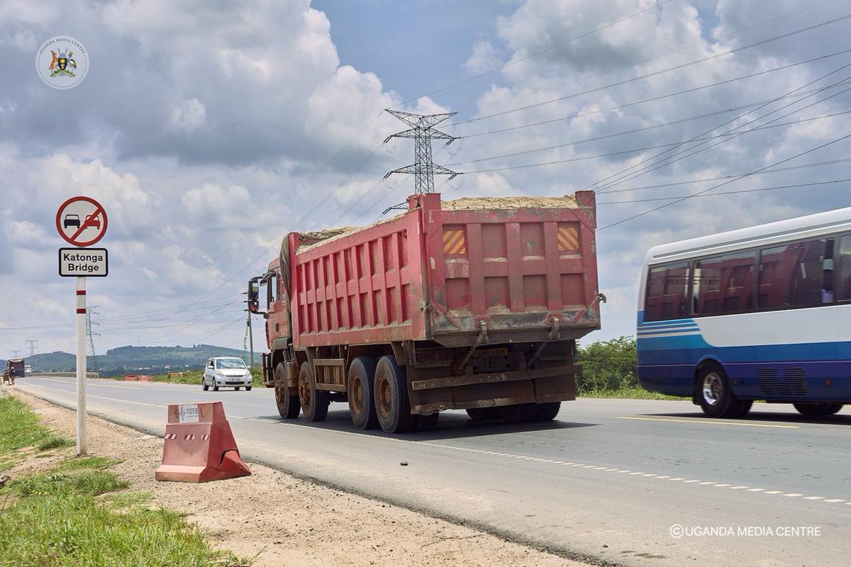 UgandaMediaCent's tweet photo. KATONGA BRIDGE RESTORED

A 2-year project that started in December 2024 and was fully completed in 2026. Traffic is now flowing smoothly. No more diversions. No more hours lost in traffic. | #UMCImpactStories https://t.co/c6TtKnhPt5