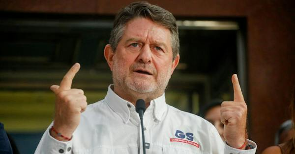 adnradiochile's tweet photo. 🎙️ EN VIVO | Ante la negativa del Gobierno por Tren a Melipilla, además de los recortes en el Presupuesto 2027, hablamos en #ADNHoy con Claudio Orrego, gobernador de la Región Metropolitana

💻 https://t.co/8TJyJb2Jbc 
🎥 https://t.co/Ar1TuOeiyB
📲 https://t.co/XWzlRBYB1u https://t.co/ZErl3OEPXA