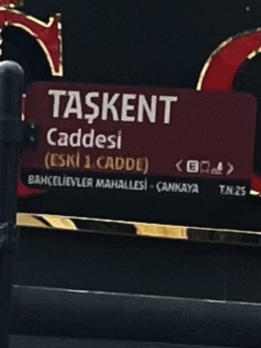 masteryodadkan's tweet photo. @ankarabbld @mavimasa , 7 caddeyi yapıyorsunuz teşekkür ederiz , 1. Cadde 2. Cadde , 3.cadde kaldırım ve ağaç dipleri çöp kaynıyor, kaldırımlarımızın yenileceğini ümit ediyoruz , özellikle 1. Cadde no 34 no 16 kadar çöp kaynıyor https://t.co/aBISA8ysAZ