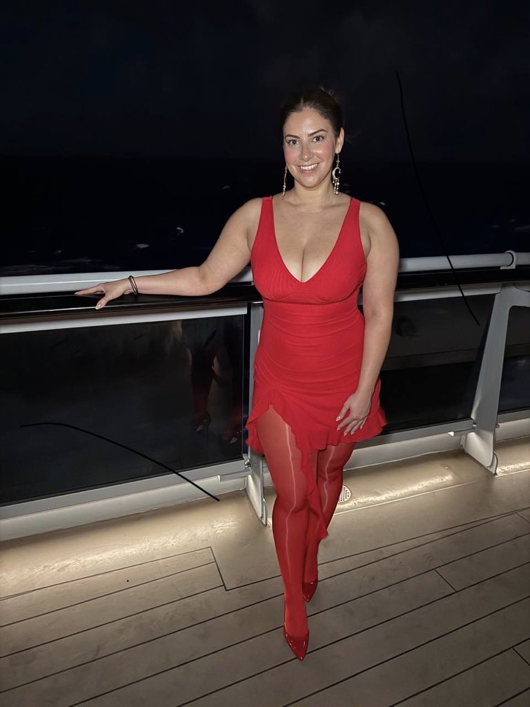 jules_channel's tweet photo. This outfit did the talking https://t.co/7AVU7AFGcQ