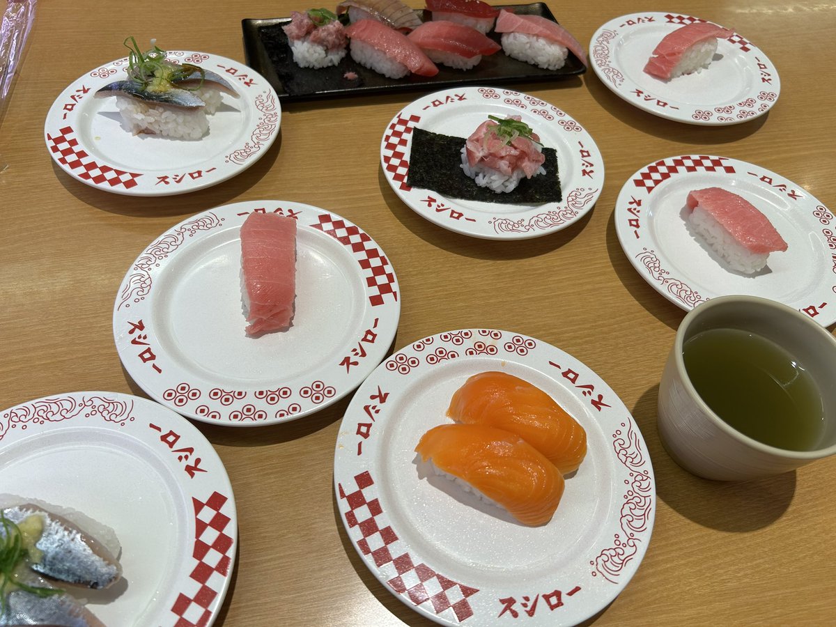 sakura_mutsuki's tweet photo. 昨日姉とお寿司食べに行って、お家に初めてご招待しました🍣🏠
貝汁〜♩ https://t.co/4cix0hrxpJ
