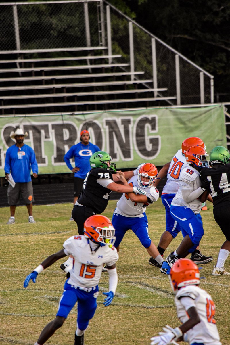 KW_Trenches78's tweet photo. 🏈#78 taking care of business….@SWGHS_Football https://t.co/gJEOP0iofr