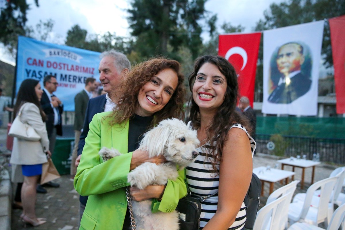 izmirgibiyiz's tweet photo. Karşıyaka Belediyesi, 4 Ekim’de Tay Park’ta sahiplendirme etkinliği düzenleyecek.

“Bir Nota, Bir Yuva” buluşması 14.00-19.00 saatleri arasında yapılacak. https://t.co/fioNhSKwS4
