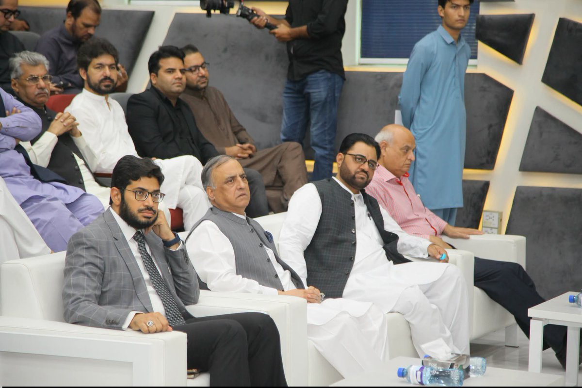 MQI_Official's tweet photo. Lahore: Dr. Zulfiqar Ali Shah, Secretary General of the Fiqh Council of America, delivered a special lecture at Minhaj University Lahore on “How Muslim Thought Influenced the 17th-Century English Enlightenment and Scientific Revolution.” https://t.co/Fv8dvEuGfl