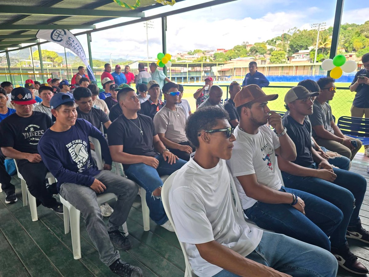 RJugada's tweet photo. ⚾️⚾️⚾️⚾️"La JugadaTV"⚾️⚾️⚾️⚾️
Matagalpa Nicaragua
Estadio Chales Solis

Entrega Uniformes Indios Flecheros GP U23 - 2026

Presentes Junta Directiva  Indios Flecheros , Autoridades Municipales , Medios de Comunicación e Invitados.

⚾️⚾️⚾️⚾️"La JugadaTV"⚾️⚾️⚾️⚾️ https://t.co/2CNDOmUW5x