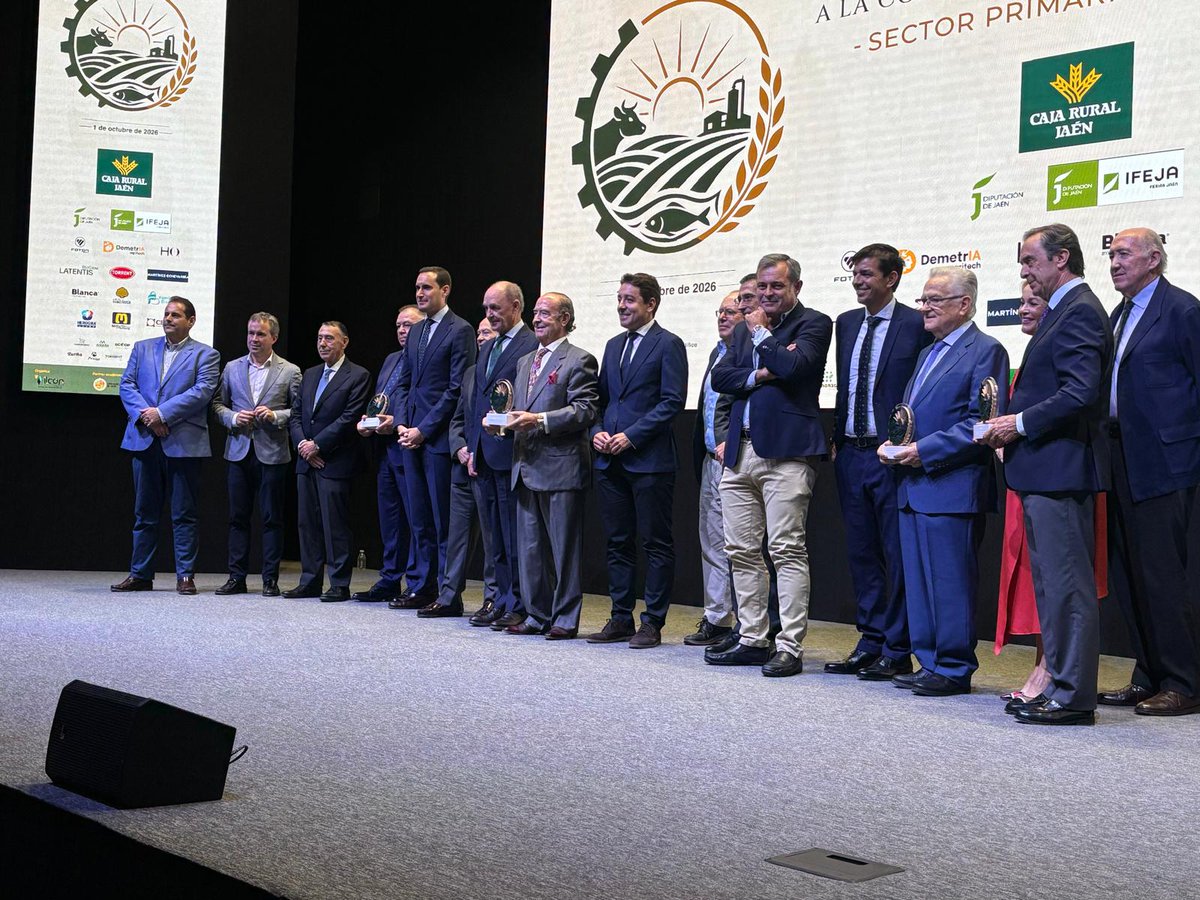 CesurEdelSur's tweet photo. 🏆🌱 Presentes en los I Galardones a la Contribución y el Desempeño del Sector Primario Andaluz, celebrados en #Jaén.

🤝🏻 Compromiso, esfuerzo e innovación para el desarrollo de nuestra tierra.

👏🏻 ¡Enhorabuena a los premiados, en especial a nuestros socios @Covap y @unicagroup! https://t.co/R4scXRm9k5