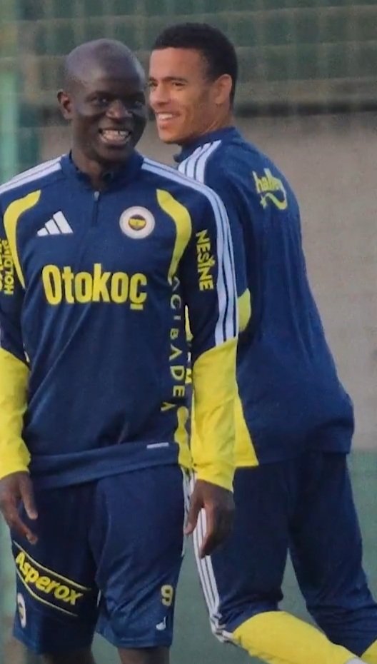 IMURATDEMIRI's tweet photo. @Fenerbahce Bu adamın içinde en ufak bir fesatlık ve artniyet yok gerçekten çok temiz adam. https://t.co/7jr00KASp8